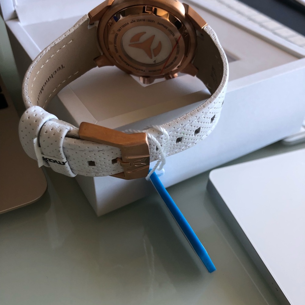 Watch - Picture 4 of 4